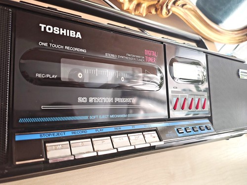 1980s toshiba 8046 - 1980s, radio