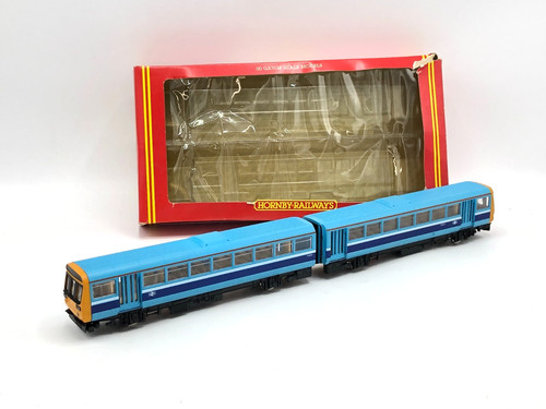 Hornby gauge class 142 - hornby, oo