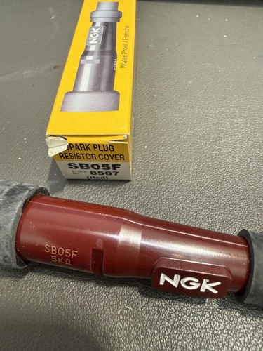Ngk sb05f spark plug cap - -, red