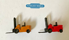 2 x Fork Lift Trucks for Hornby / Peco 00 Gauge