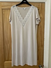 The White Company V-Neck