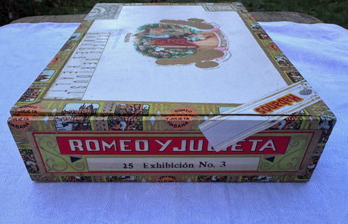 Romeo julieta exhibition - y,