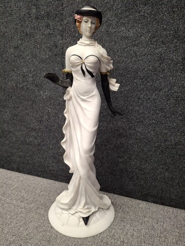Elegant lady figurine - elegant,