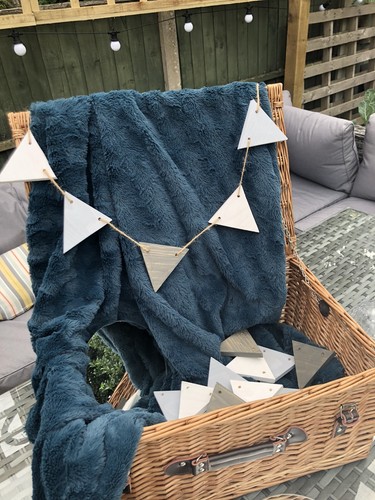 Bunting indoor or - (wooden),