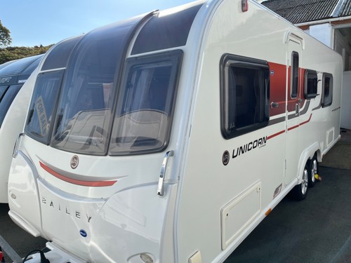 Bailey unicorn barcelona - bailey,