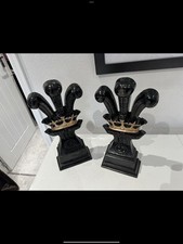 Prince Of Wales Feathers Cast