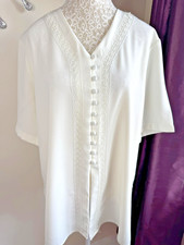 Berkertex Cream Vintage Blouse – Size 20 – Satin Buttons & Embroidery – VGC