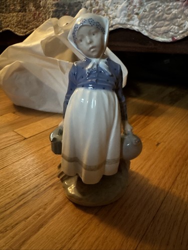 Royal copenhagen peasant girl - royal,