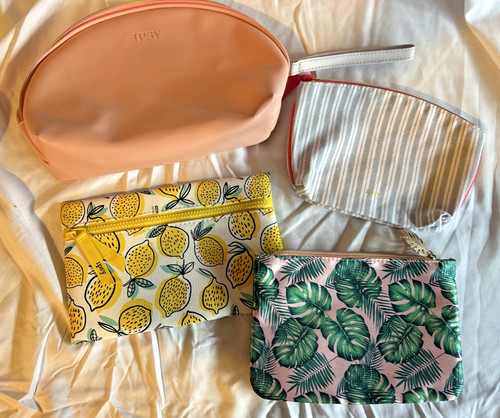 Lot empty ipsy - of,