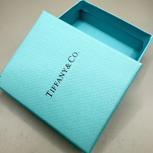 Tiffany cardboard blue - co,