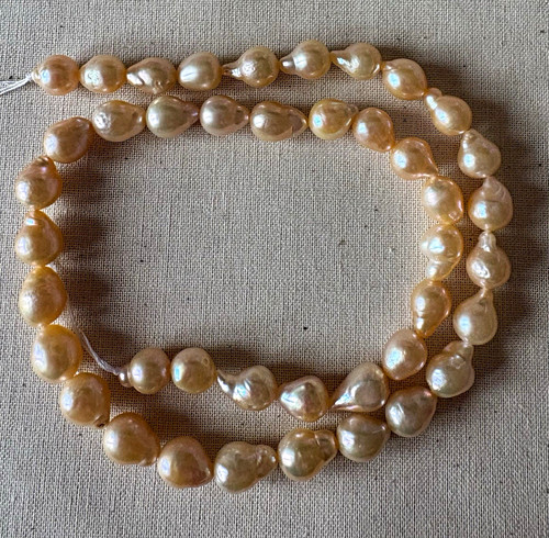 Papaya baroque pearl strand - papaya,