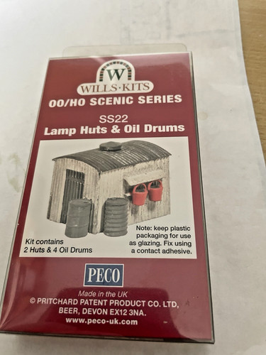 Two lamp huts with - with, drums