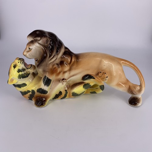 Vtg dee bee hand painted - bee,