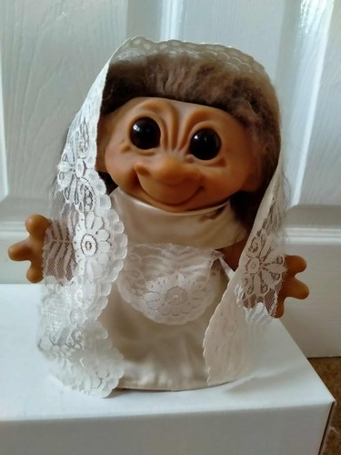 Rare vintage dam girl - dam, troll