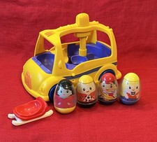 Playskool 2010 Weebles Wobble on The Bus Toy with 4X Figures. Good Condition. 