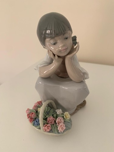 Lladro pondering girl - lladro,