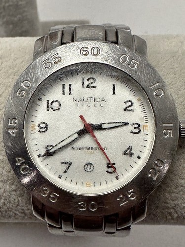 Scratched nautica steel 09070m - scratched,