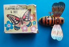 Flapping BEE wind up tin plate toy (bumble bee) made in Japan, Yone 2174