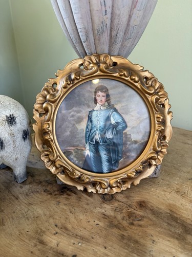 Vintage round decorative gilt