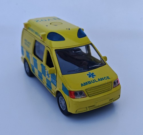 Hti toys ambulance yellow - |,
