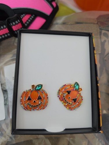 2011 avon halloween - avon, fun