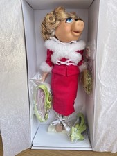 Miss Piggy Takes Manhattan