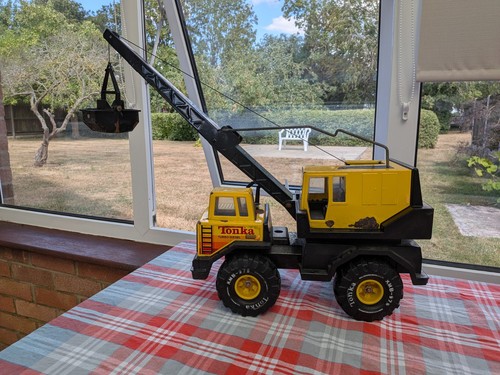 Tonka mighty crane - digger,