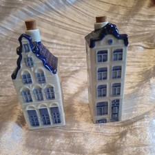 Pair of ceramic Delft