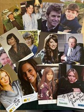 (ED1) EMMERDALE CAST CARDS SOME RARE GENUINE HAND SIGNED AUTOGRAPHS SOAP ITV TV