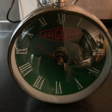 GLASS MAGNIFIED CLOCK