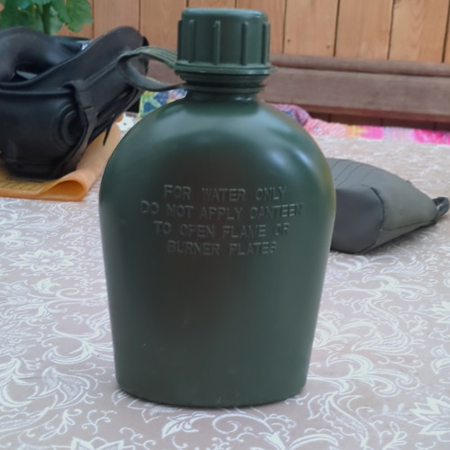 Military canteen comes with - canteen,,