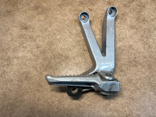 Right passenger footpeg honda - passenger,