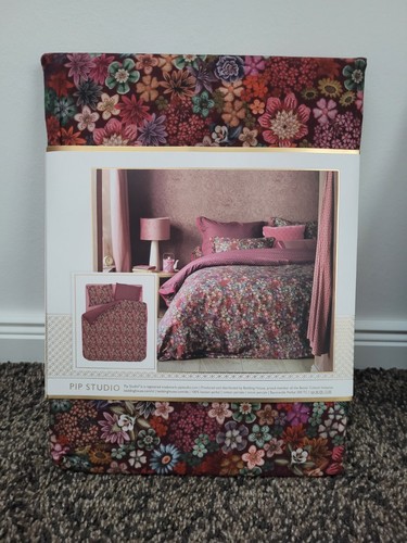 New pip studio - new, bedding