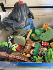 Playmobil Erupting Volcano 4170 maybe be incomplete but has other figures includ