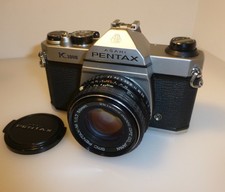 CLEAN PENTAX K1000 35mm SLR with SMC-M 50mm F1.7 LENS in WORKING ORDER  (256)