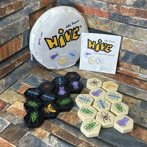 Hive board game john - hive,