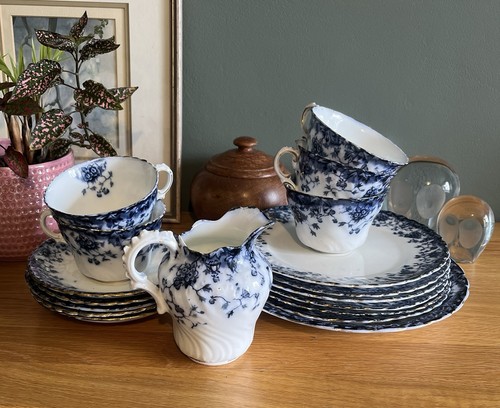 Antique blue white floral tea - blue,