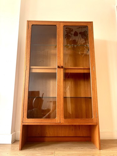 Plan teak glass display - teak,