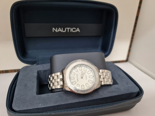 Nautica midsize divers watch - midsize,