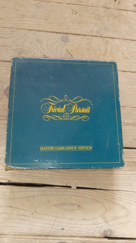 Trivial pursuit master game - pursuit,