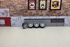 1:64 Chrome Rims With Calipers