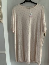 Bnwt cream heart - bnwt, tu
