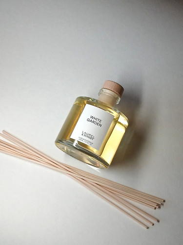 Luxury essentials white garden - white,