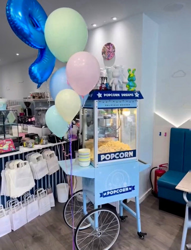 Popcorn machine with - , cart