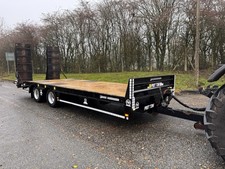 Hogg 24ft low loader Trailer