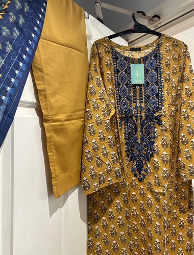 Lawn suit size - j.lawn, 16