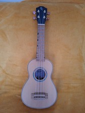 BATON ROUGE SOPRANO UKULELE - FLAMED MAPLE (tuned in GCEA)