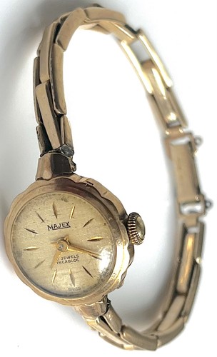 9ct gold cased majex - gold,