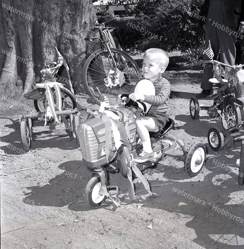 Tractor pedal car - tractor, flag