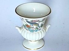 Wedgwood Kutani Crane mini vase 8.6cmx7.2cm in very good condition